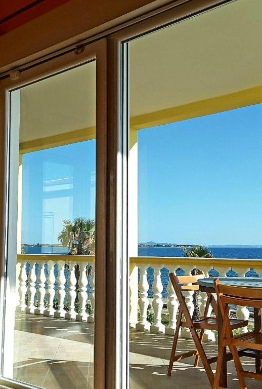 Deby Beach House Vir Eksteriør billede