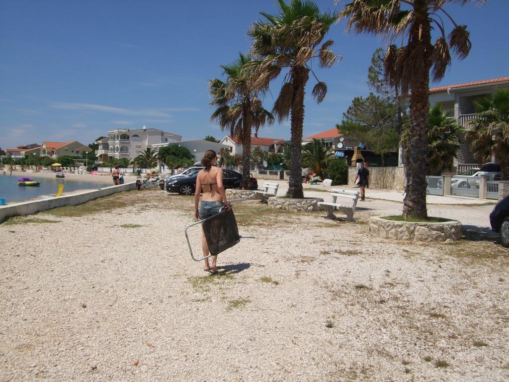 Deby Beach House Vir Eksteriør billede